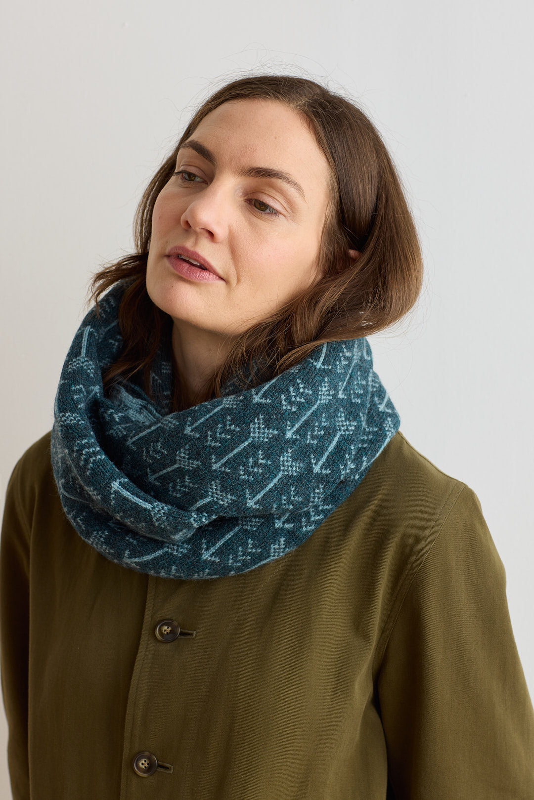 Circle Scarf "Arrow" - Ink & North Sea