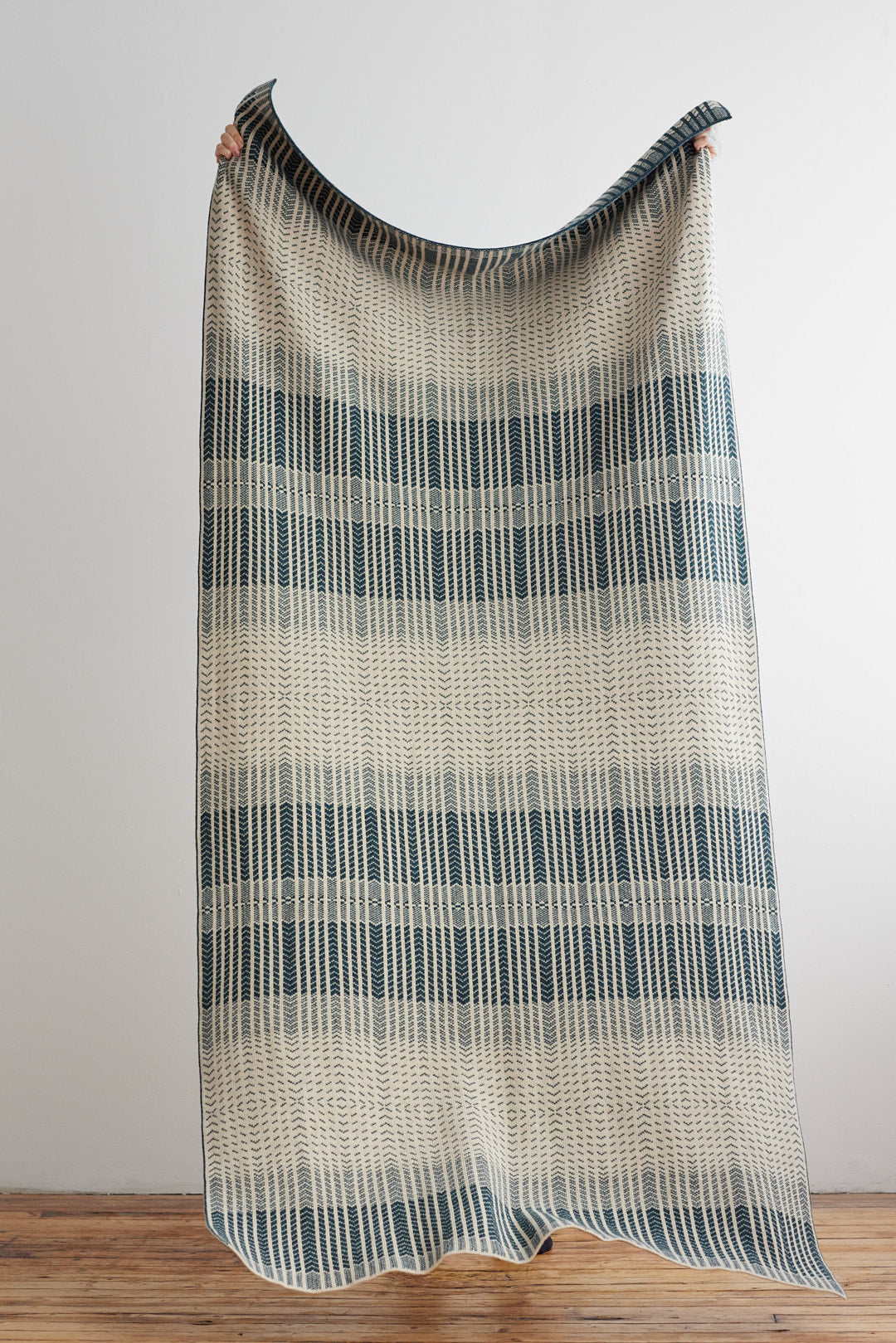 Blanket "Wave" - Ink & Oatmeal