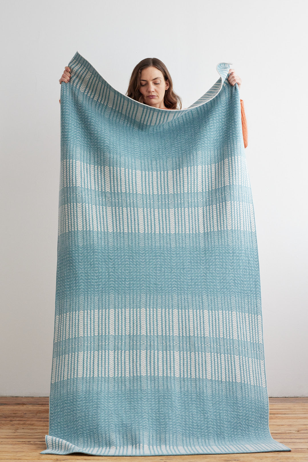 Blanket "Wave" - North Sea & Swansdown