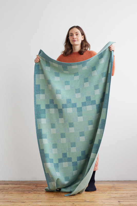 Blanket "Faro" - North Sea & Eggshell