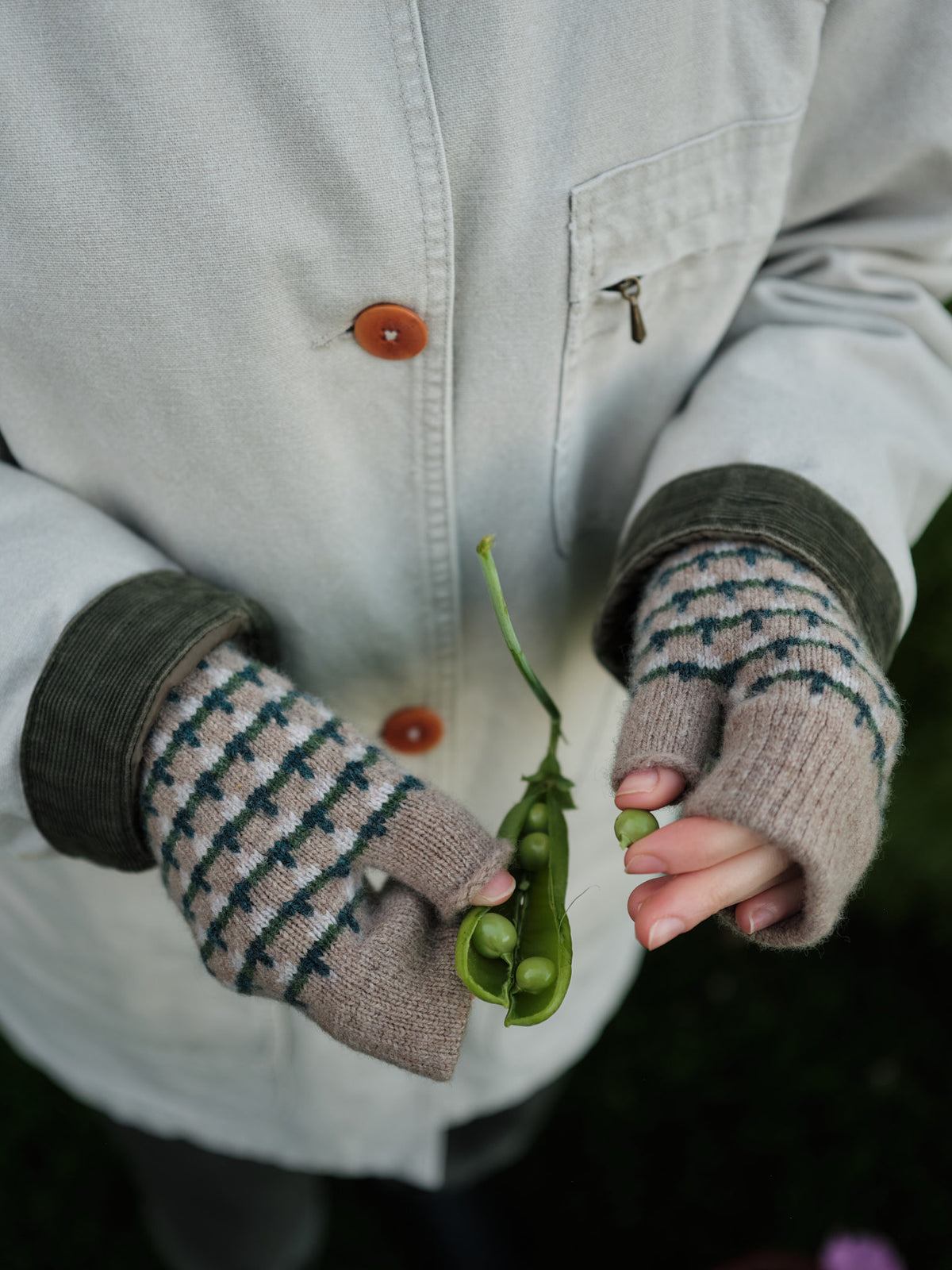 Fingerless Mitten "Basket" - Wren, Ink, Pine - Pre-Order