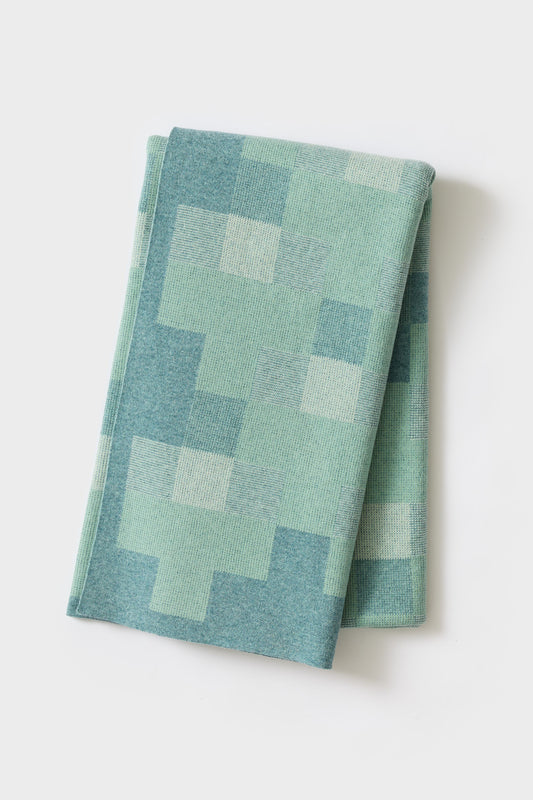 Bedthrow "Faro" - North Sea & Eggshell