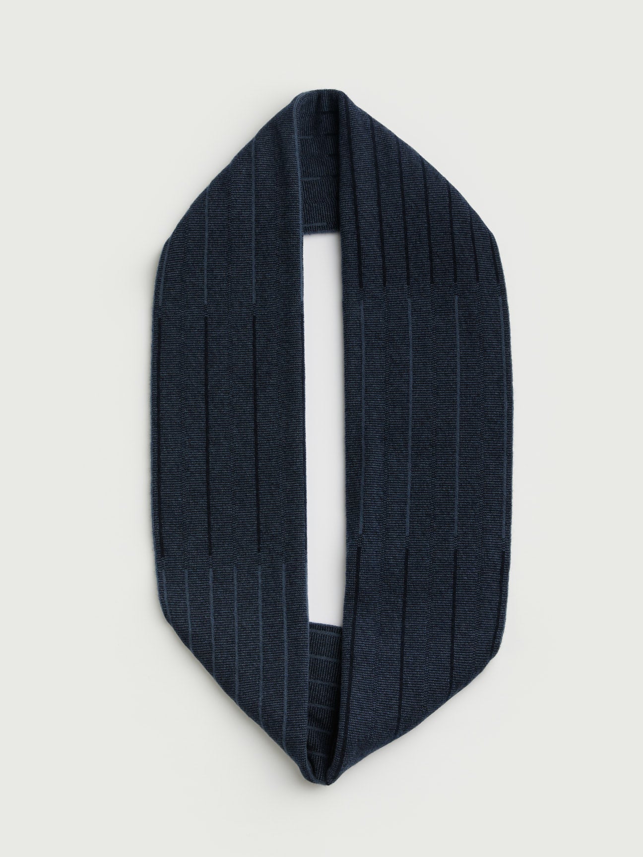 Circle Scarf "Reed" - Navy & Midnight